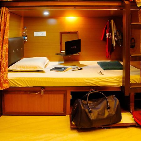 Swapnanivas A/C Dormitory 蒂鲁帕蒂 外观 照片