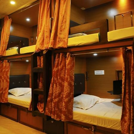 Swapnanivas A/C Dormitory 蒂鲁帕蒂 外观 照片