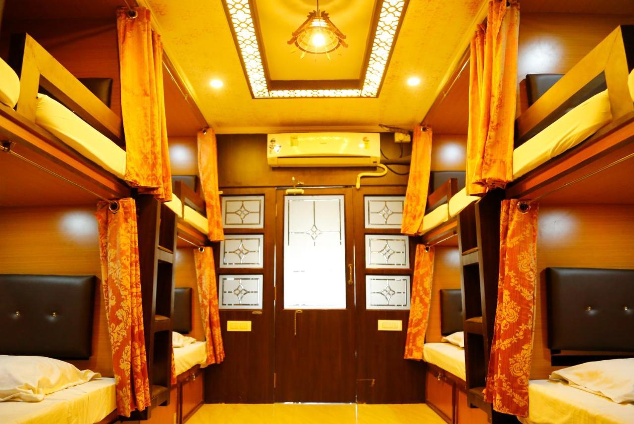 Swapnanivas A/C Dormitory 蒂鲁帕蒂 外观 照片
