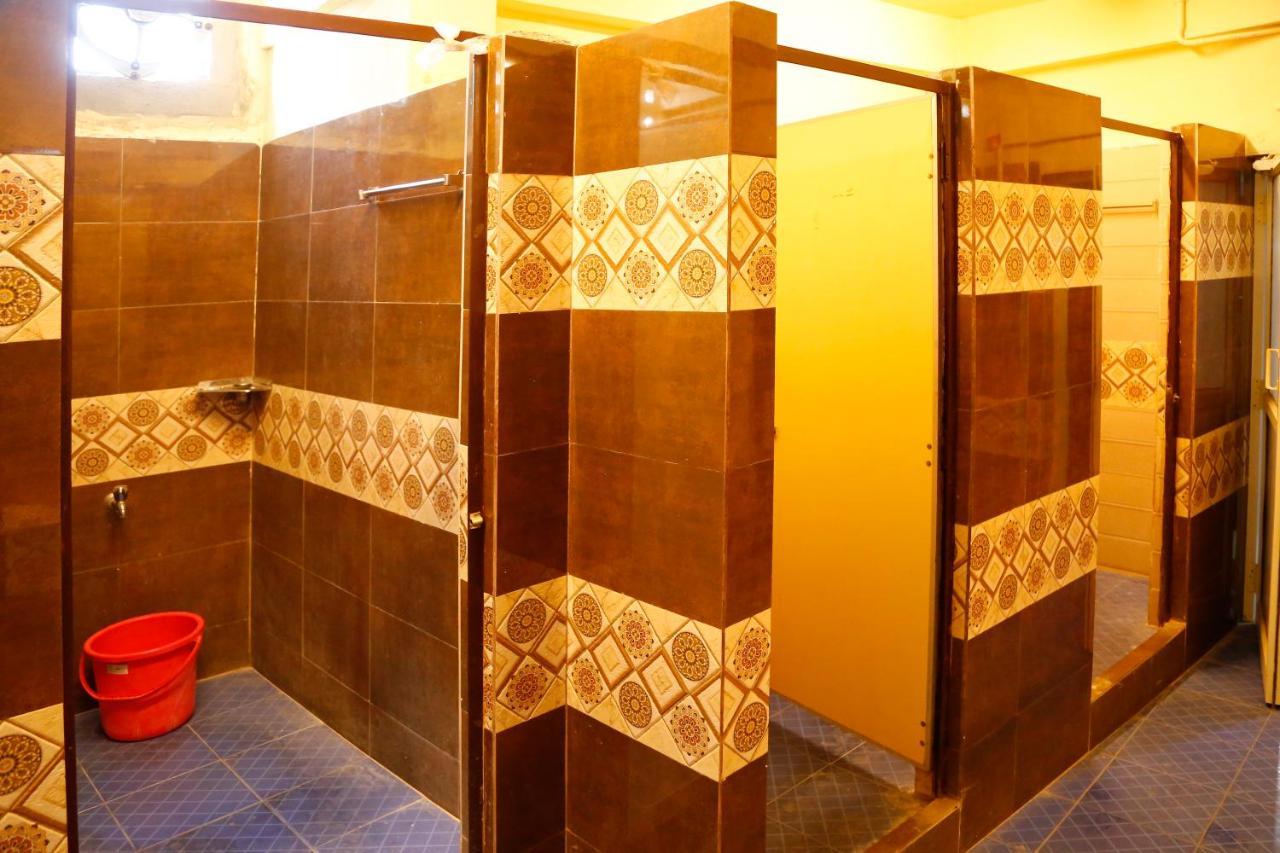 Swapnanivas A/C Dormitory 蒂鲁帕蒂 外观 照片