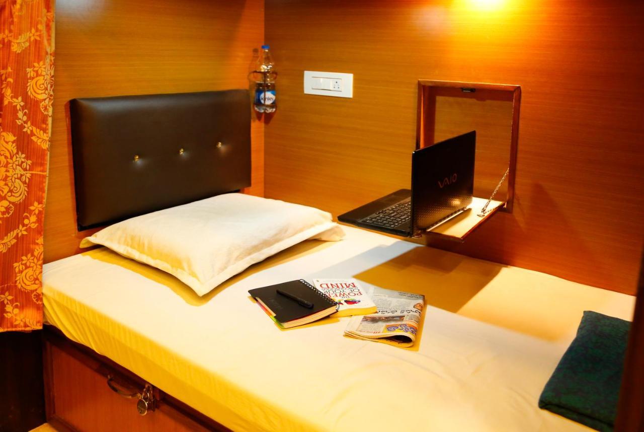 Swapnanivas A/C Dormitory 蒂鲁帕蒂 外观 照片