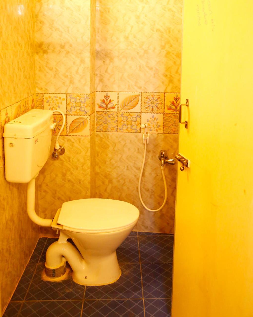 Swapnanivas A/C Dormitory 蒂鲁帕蒂 外观 照片